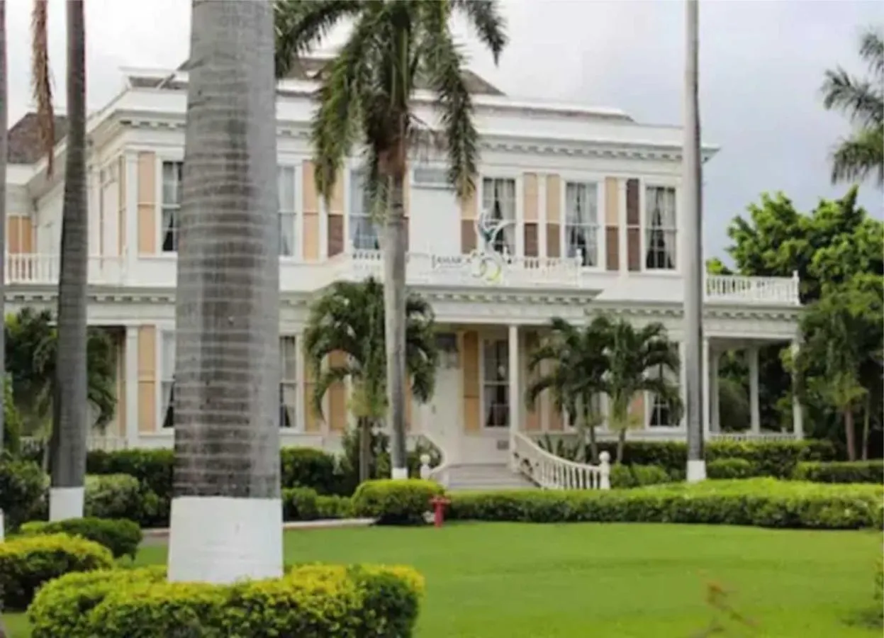 Cozy Deluxe 2Br Kensington New Kingston Apartment